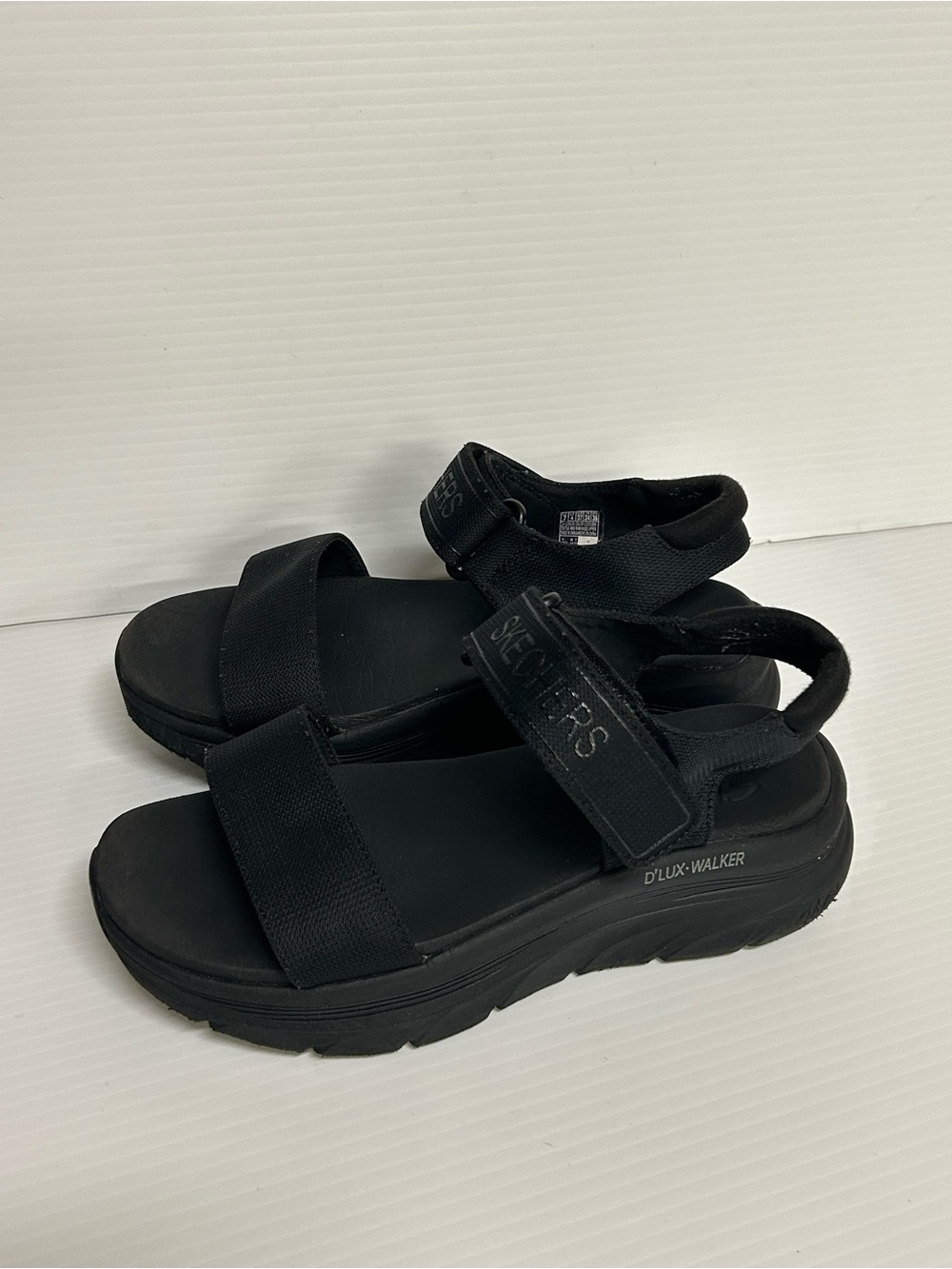 Skechers Women’s Size 7 D'Lux Walker Block Black Platform Sandals 119226 BBK